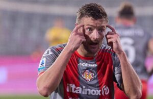 Dieci anni pazzi di Vardy: miracoli, cadute e una sfortunata avventura italiana con Cremonese