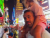 Spinazzola a Times Square: turismo, famiglia e il video virale che conquista i social