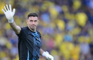 Dibu Martinez: recupero, leadership e l’ombra della Juventus sul Mondiale