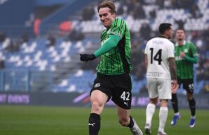 Mercato in corsa: Fiorentina su Thorstvedt, Romagnoli all’Al Sadd e Bologna vigile su Raskin