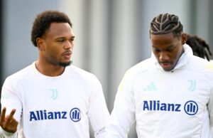 Mercato in bilico: tra controllo dei costi, leadership e nuove priorità per una Juventus in attesa di decisioni decisive