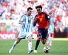 Sotto il sole del distacco: come la Spagna ha domato la magia di Messi nel cammino verso la gloria