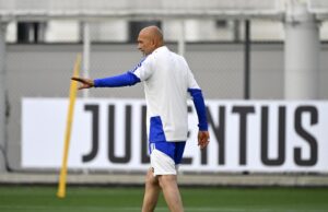 Spalletti tra caldo, tatuaggi e polemiche: analisi di un raduno che divide i tifosi