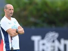Napoli, Allegri opta per il 4-3-3 alla prima amichevole contro l’Arezzo: analisi tattica e prospettive per la stagione