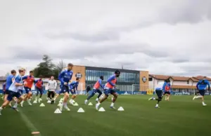 Como contro Paris FC: una partita che racconta futuro, giovani promesse e una gestione audace