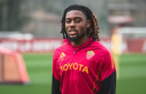 Koné al Manchester United: tra conferme, strategia di mercato e l’ombra della Roma