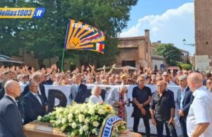 Addio a Bagnoli a Verona: pianti, applausi e memoria in San Zeno